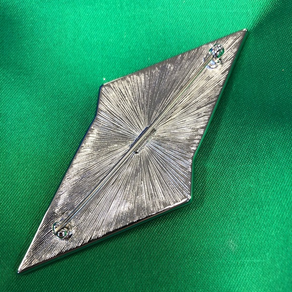 Beautiful Pin! Pick any 3 for $10 - Picture 2 of 2